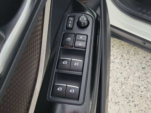 Used 2019 Toyota C-HR Limited FWD image 22