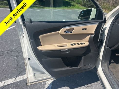 Used 2012 Chevrolet Traverse LTZ image 16