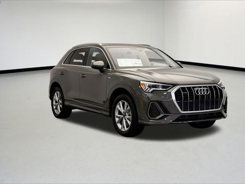Used 2025 Audi Q3 2.0T Premium w/ Convenience Package image 7