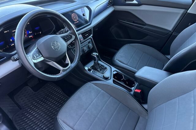 Certified 2022 Volkswagen Taos SE AWD/4WD image 10