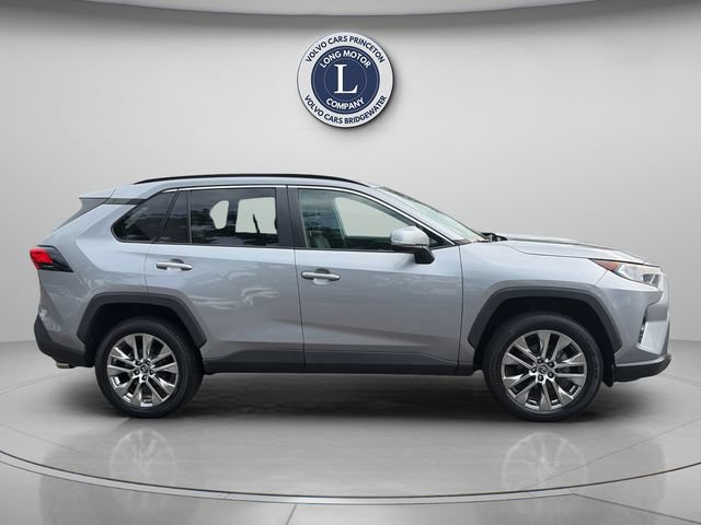 Used 2020 Toyota RAV4 XLE Premium FWD image 10