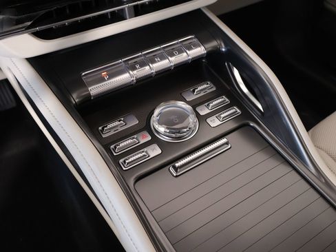 New 2026 Lincoln Nautilus Premier AWD/4WD image 8