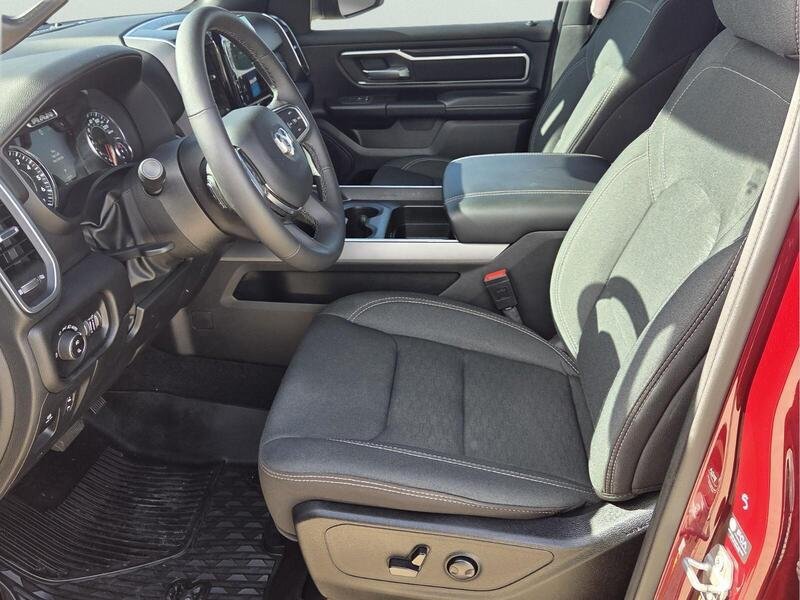 Used 2025 RAM 1500 Big Horn AWD/4WD image 11
