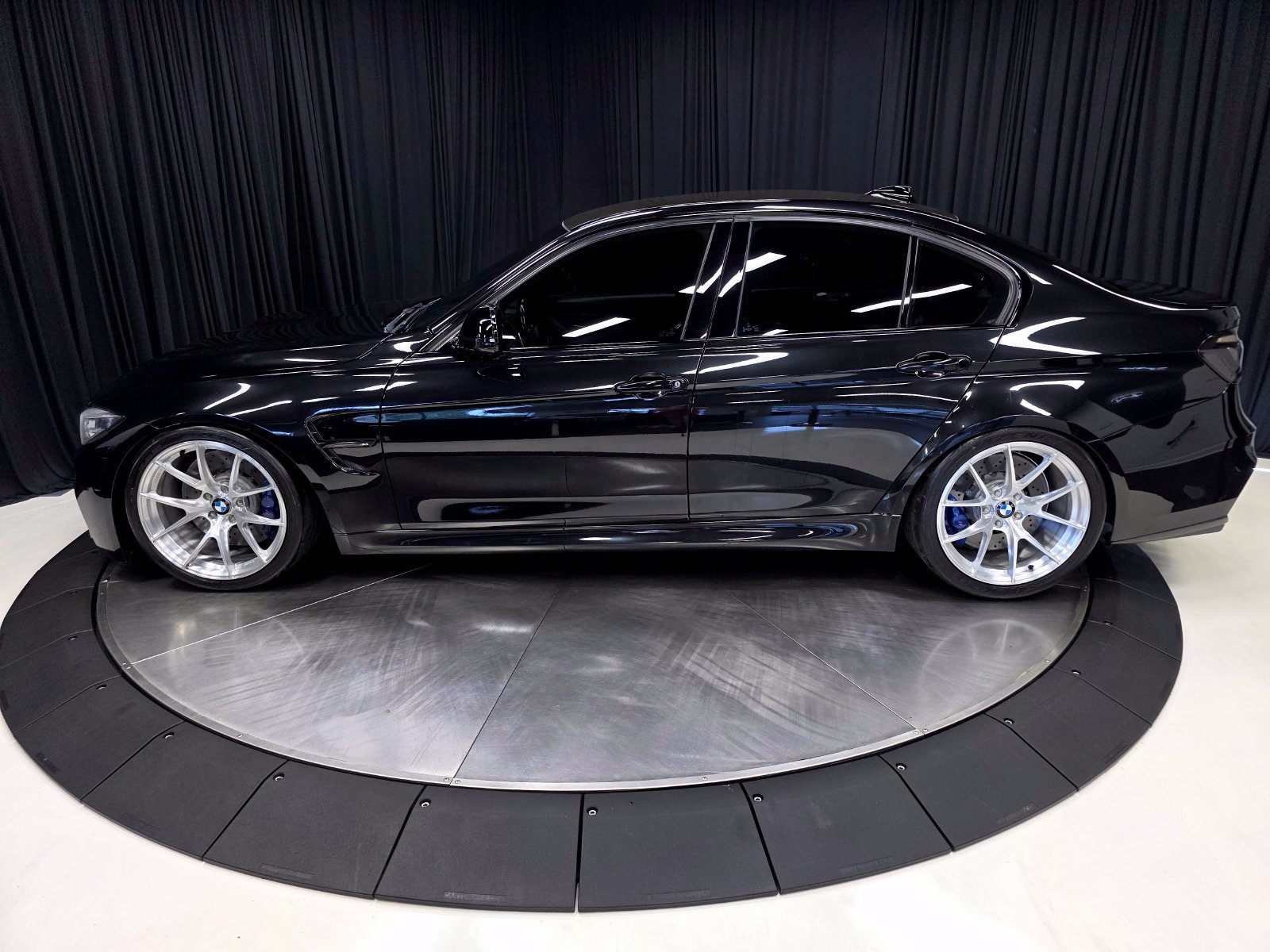 Used 2018 BMW M3 w/ Competition Package RWD image 10