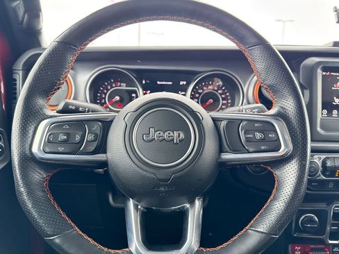 Used 2021 Jeep Gladiator Mojave w/ Cold Weather Group image 16