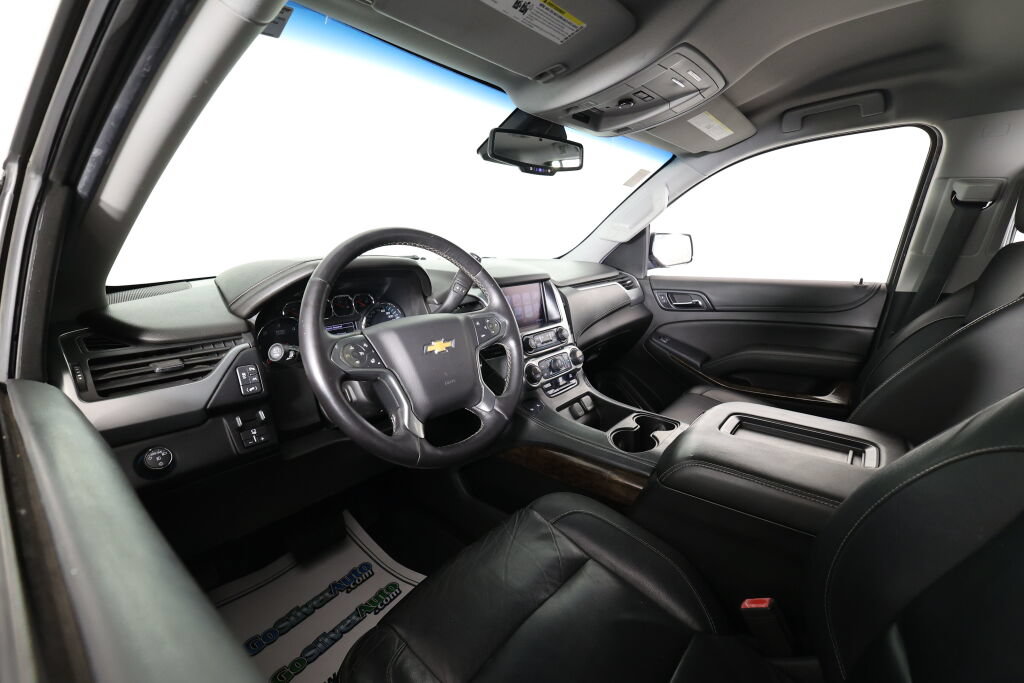 Used 2018 Chevrolet Suburban LT w/ Luxury Package RWD image 10