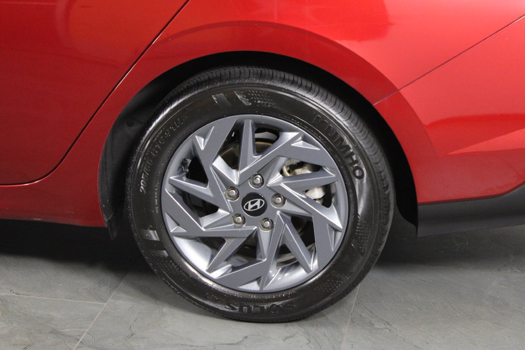 Certified 2024 Hyundai Elantra SEL FWD image 15