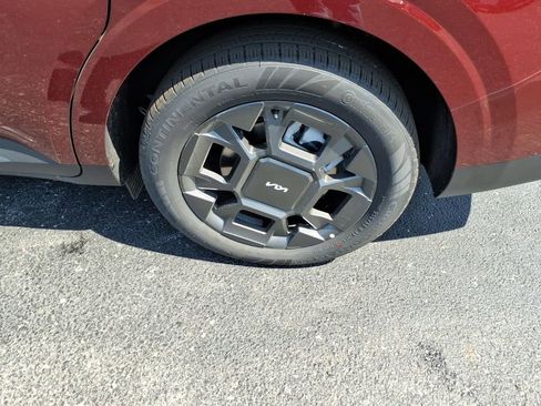 New 2026 Kia Carnival EX image 9