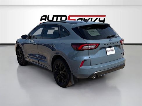 Used 2024 Ford Escape ST-Line Elite w/ Premium Technology Package image 5