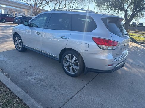 Used 2013 Nissan Pathfinder Platinum w/ Platinum Premium Pkg image 4