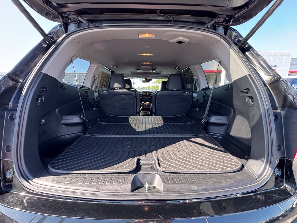 Used 2022 Honda Pilot Touring image 11