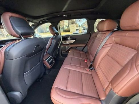 New 2026 Lincoln Nautilus Reserve image 12