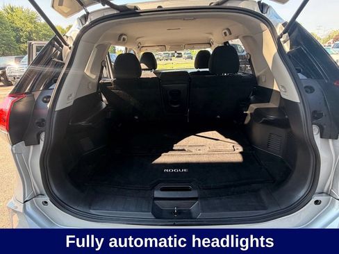 Used 2017 Nissan Rogue SV AWD/4WD image 13