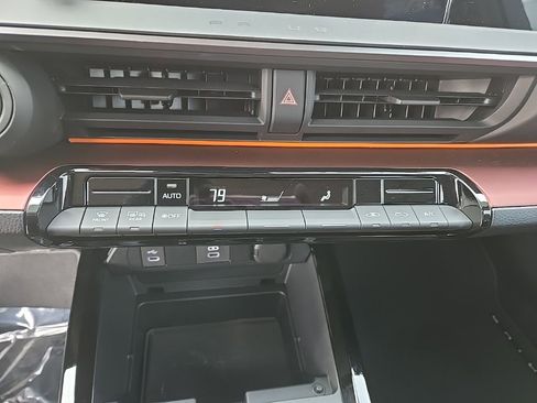 Used 2026 Toyota Prius Plug-In Hybrid image 29