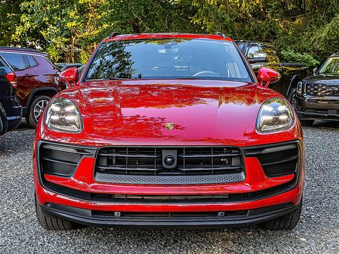 Used 2022 Porsche Macan image 2