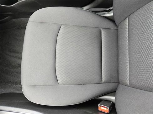 Used 2025 Chevrolet Malibu LT image 24