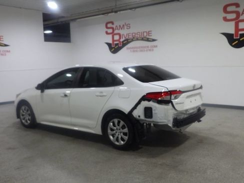 Used 2024 Toyota Corolla LE FWD image 2
