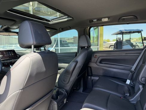 Used 2025 Honda Odyssey Sport-L image 35