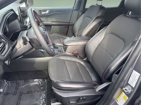 Used 2024 Ford Escape ST-Line w/ Tech Pack #1 AWD/4WD image 3