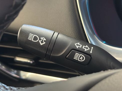 Used 2023 Chevrolet Traverse LT FWD image 42
