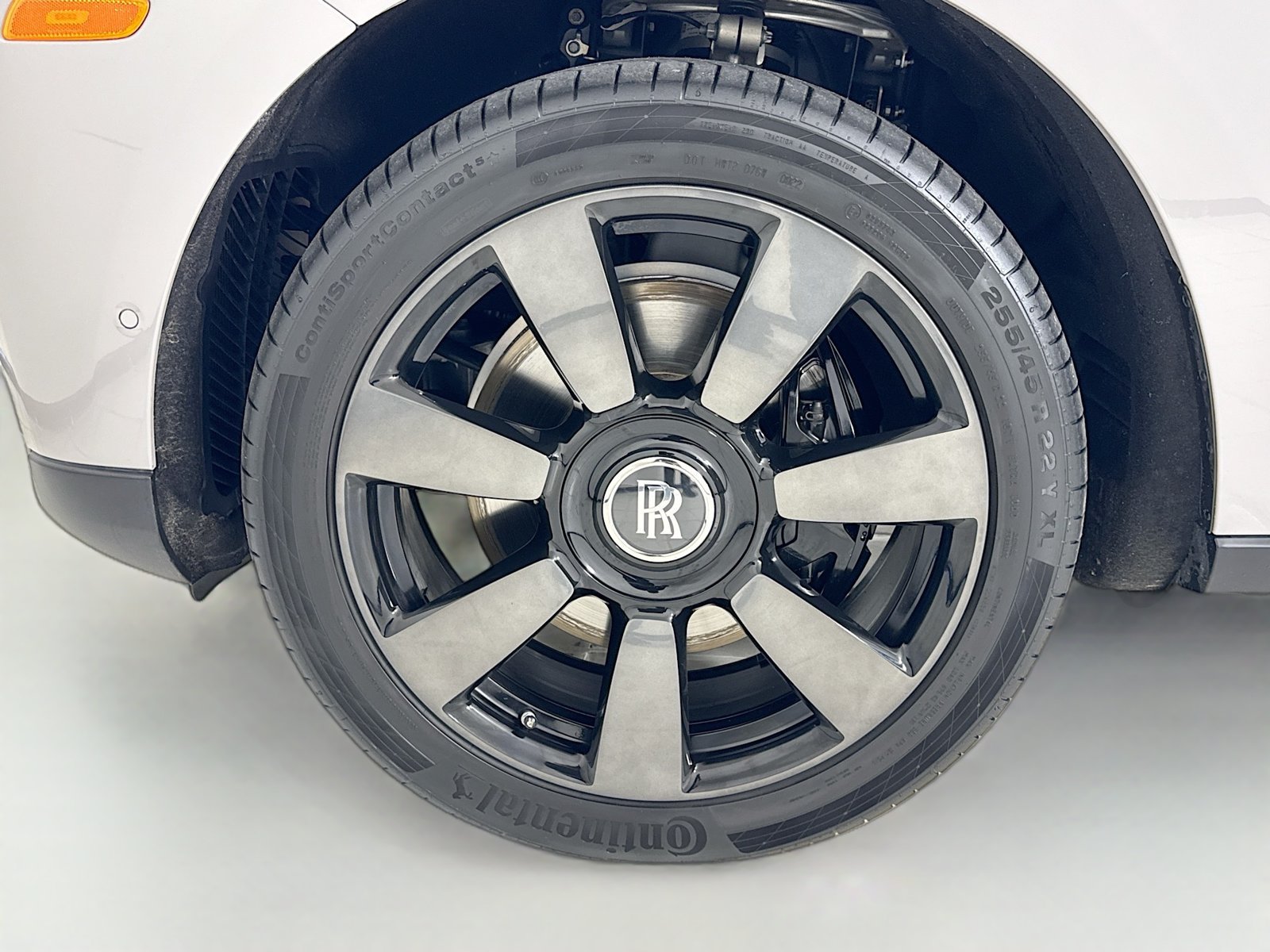 Certified 2022 Rolls-Royce Cullinan w/ Dark Exterior Package AWD/4WD image 11