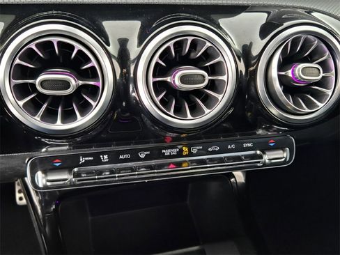 Used 2020 Mercedes-Benz CLA 250 CLA 250 image 21