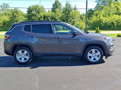 Used 2022 Jeep Compass Latitude w/ Convenience Group FWD image 26