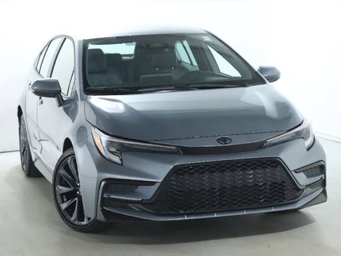 Certified 2024 Toyota Corolla SE image 2