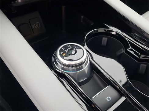 Used 2025 Ford Explorer Platinum w/ Ultimate Package image 33