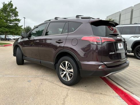 Used 2017 Toyota RAV4 XLE AWD/4WD image 8