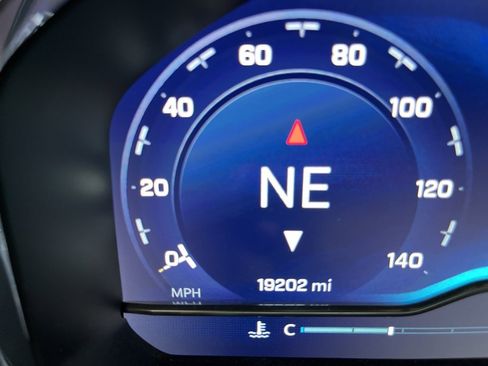 Used 2023 Chevrolet Silverado 1500 LT image 9