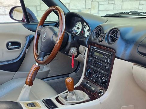 Used 2000 MAZDA MX-5 Miata LS image 10