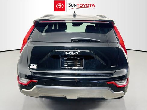 Used 2024 Kia Niro SX Touring FWD image 5
