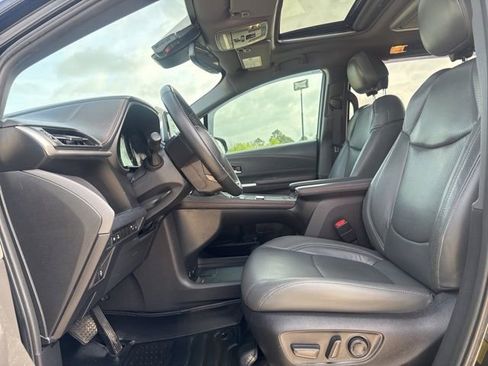 Used 2023 Toyota Sienna XSE w/ XSE Plus Package image 2