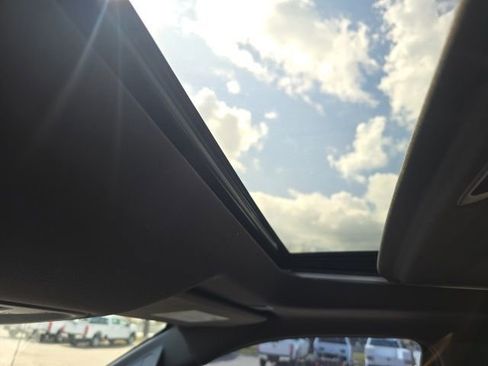 Used 2021 GMC Sierra 1500 Denali w/ Denali Ultimate Package image 16