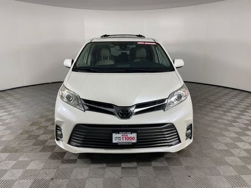 Used 2020 Toyota Sienna XLE w/ XLE Navigation Package image 22