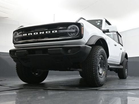 New 2025 Ford Bronco Outer Banks w/ Sasquatch Package image 26