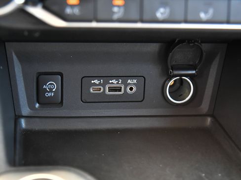 Used 2025 Nissan Sentra SV FWD image 22