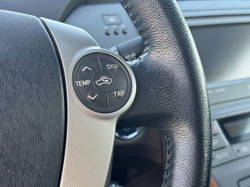 Used 2015 Toyota Prius Five image 39