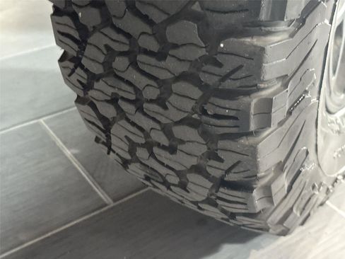 Used 2020 Toyota Tacoma SR w/ SX Package image 27