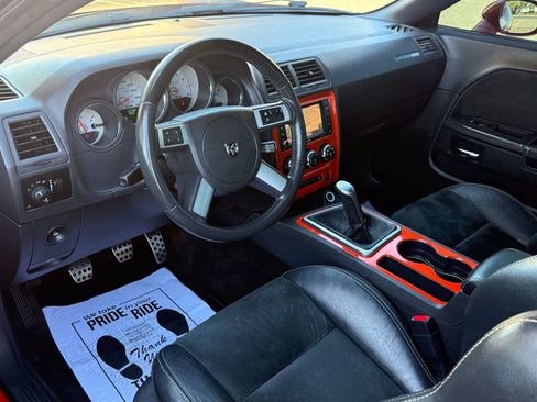 Used 2009 Dodge Challenger SRT8 w/ SRT Option Group II RWD image 14