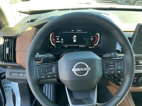 New 2026 Nissan Pathfinder Platinum image 14