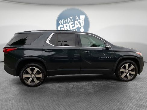 Used 2020 Chevrolet Traverse LT w/ LT Premium Package AWD/4WD image 2