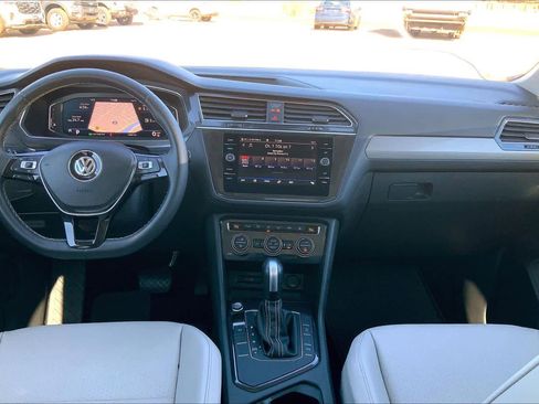 Used 2021 Volkswagen Tiguan SEL w/ 3-Row Tiguan MDO Package image 15