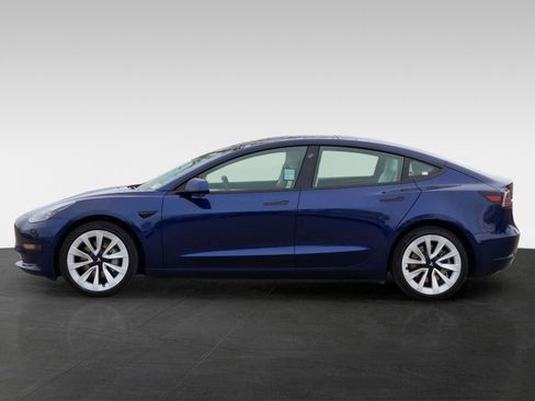Used 2023 Tesla Model 3 Standard Range image 7