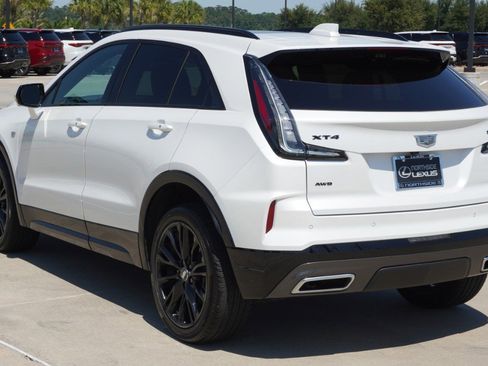Used 2025 Cadillac XT4 Sport w/ LPO, Onyx Lite Package AWD/4WD image 8