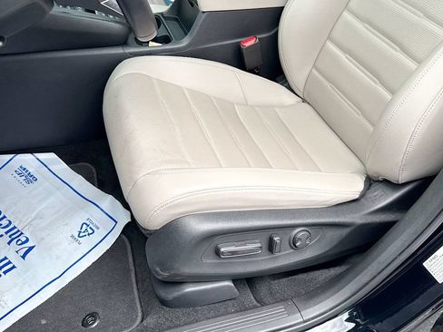 Used 2025 Honda CR-V EX-L image 23
