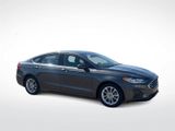 Used 2019 Ford Fusion SE image 3