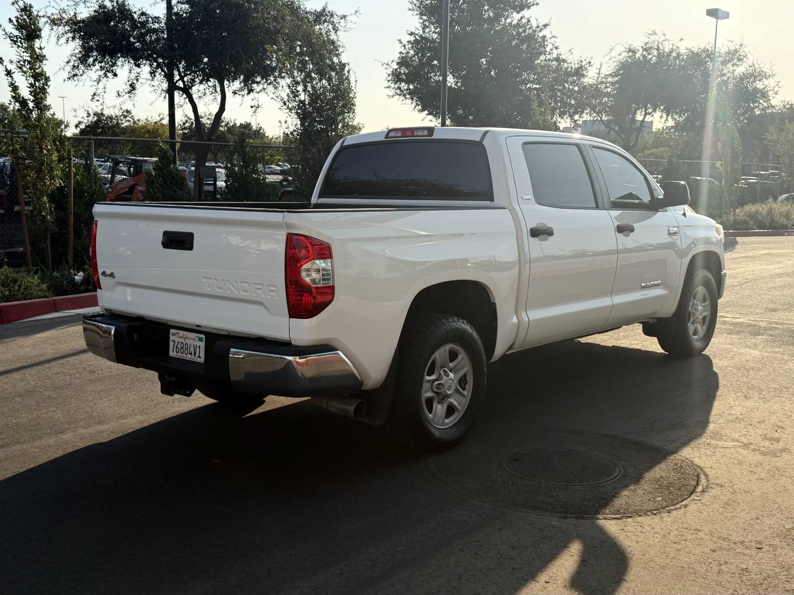 Used 2015 Toyota Tundra SR5 AWD/4WD image 7
