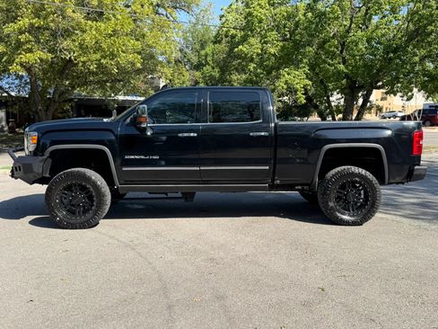 Used 2016 GMC Sierra 2500 Denali w/ Duramax Plus Package AWD/4WD image 8